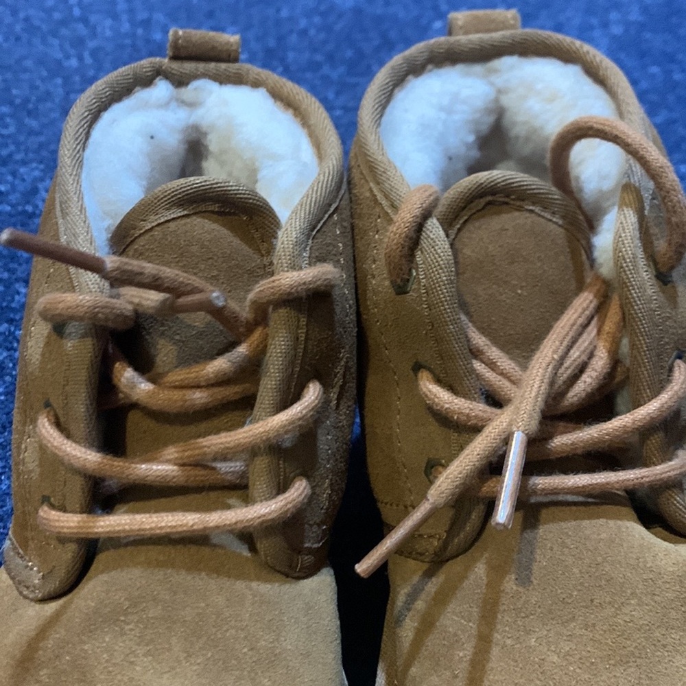 Kid’s UGG Boots size 2 Chestnut color
